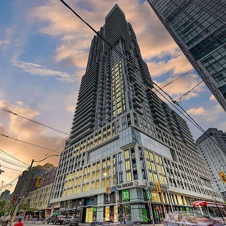 Cozy Condo Near Eatoncentre Mall Toronto Exteriör bild
